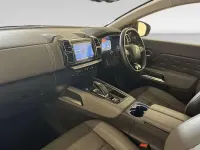Used Citroën C5 Aircross Shine 226 HP (166 kW) 2022 Red SUV