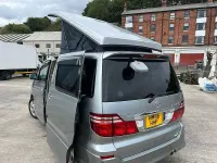 Usado Toyota Alphard 2024 Prateado Monovolume