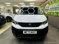 Usado Peugeot Partner Premium 131 HP (96 kW) 2024 Branco Monovolume