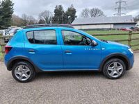 Used Dacia Sandero Comfort 90 HP (66 kW) 2018 Blue Hatchback
