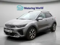 Usado Kia Stonic GT-Line 101 HP (74 kW) 2023 Cinzento SUV