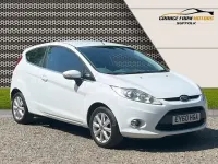 Used Ford Fiesta Zetec 82 HP (60 kW) 2010 White Hatchback