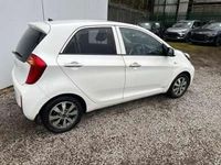 Used Kia Picanto 65 HP (47 kW) 2015 White Hatchback