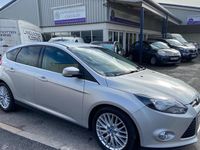Used Ford Focus Zetec 125 HP (91 kW) 2011 Silver Hatchback