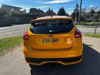Used Ford Focus ST 250 HP (183 kW) 2015 Yellow Hatchback
