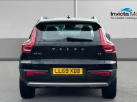 Used Volvo XC40 Momentum 163 HP (119 kW) 2019 Onyx black metallic SUV