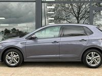 Begagnad VW Polo R-line 2023 Grå Halvkombi