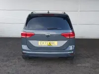 Usado VW Touran Family 150 HP (110 kW) 2022 Cinzento Monovolume