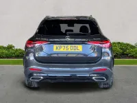 Usado Mercedes GLC300e Urban 2025 Gris Familiar