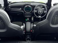 Używany Mini John Cooper Works 228 KM (167 kW) 2022 Żółty Hatchback