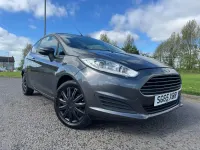 Usado Ford Fiesta Style 82 CV (60 kW) 2015 Gris Utilitario