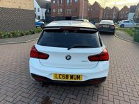 Begagnad BMW 120 Efficient Dynamics 2018 Vit Halvkombi