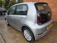Begagnad VW up! move up! 60 HK (44 kW) 2019 Silver Halvkombi