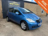 Begagnad Mercedes A150 Classic 95 HK (69 kW) 2008 Blå Halvkombi