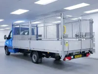 Usado Mercedes Sprinter 150 HP (110 kW) 2024 Azul Van