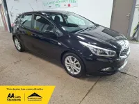 Begagnad Kia Ceed 2013 Svart Halvkombi