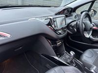 Second-hand Peugeot 2008 Allure 81 CP (59 kW) 2019 Negru SUV