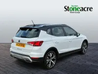 Używany Seat Arona Xperience Lux 110 KM (80 kW) 2024 Biały SUV