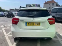Begagnad Mercedes A180 2014 Vit Halvkombi