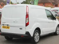 Begagnad Ford Transit Connect Limited 101 HK (74 kW) 2024 Vit Minibuss