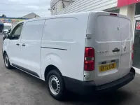 Used Vauxhall Vivaro 100 HP (73 kW) 2022 White MPV