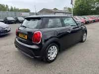 Used Mini ONE Classic 102 HP (75 kW) 2021 Black Hatchback