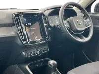Usado Volvo XC40 Momentum 163 HP (119 kW) 2021 Preto SUV