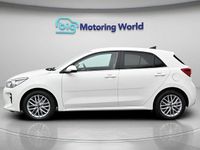 Used Kia Rio 99 HP (72 kW) 2019 White Hatchback