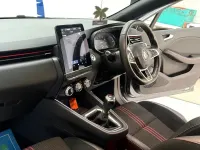 Usado Renault Clio V RS Line 90 HP (66 kW) 2021 Cinzento Citadino