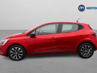 Used Renault Clio Evolution 90 HP (66 kW) 2023 Red Hatchback