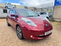 Used Nissan Leaf Tekna 80 kW (109 HP) 2015 Red Hatchback