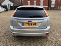 Used Ford Focus Zetec 110 HP (80 kW) 2011 Silver Hatchback