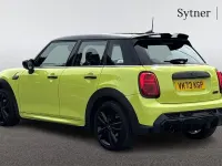 Used Mini Cooper Hatch 134 HP (98 kW) 2023 Yellow Hatchback
