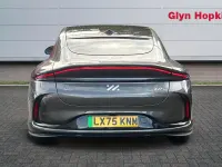 Usado MG IM5 300 kW (408 HP) 2025 Prateado Citadino