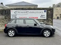 Usado Mini Cooper Hatch 136 CV (100 kW) 2018 Negro Utilitario