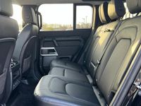 Used Land Rover Defender SE 300 HP (220 kW) 2022 Metallic  santorini black Estate