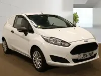 Używany Ford Fiesta 75 KM (55 kW) 2016 Biały Hatchback