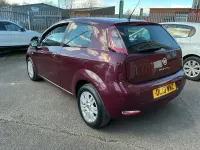 Używany Fiat Punto Easy 77 KM (56 kW) 2013 Czerwony Hatchback
