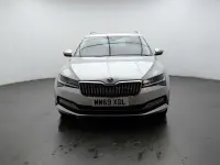 Gebraucht Skoda Superb SE L 150 PS (110 kW) 2019 Silber Kombi