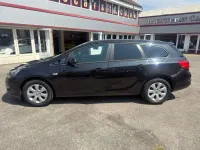 Used Vauxhall Astra Design Edition 115 HP (84 kW) 2015 Black Estate