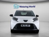 Used Toyota Aygo X PURE 72 HP (52 kW) 2022 White SUV