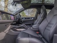 New Porsche Cayenne Turbo E-Hybrid 729 HP (536 kW) 2025 Grey SUV