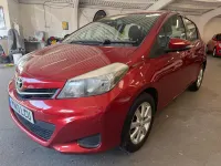 Used Toyota Yaris 101 HP (74 kW) 2013 Red Hatchback