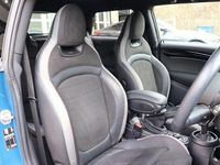 Begagnad Mini Cooper Hatch 2021 Blå Halvkombi