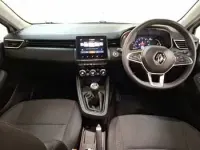 Used Renault Clio V Evolution 90 HP (66 kW) 2022 White Hatchback