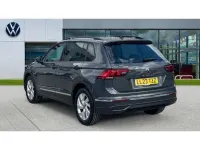 Second-hand VW Tiguan Life 150 CP (110 kW) 2023 Gri SUV