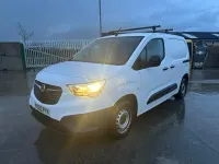 Begagnad Vauxhall Combo Edition 100 HK (73 kW) 2020 Vit Minibuss