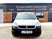 Used Peugeot Partner 100 HP (73 kW) 2019 Silver MPV