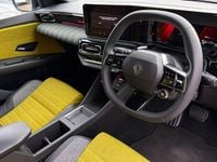 Used Renault R5 Iconic 110 kW (150 HP) 2025 White/black Hatchback