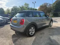 Usado Mini ONE Hatch 102 CV (75 kW) 2016 Gris Utilitario
